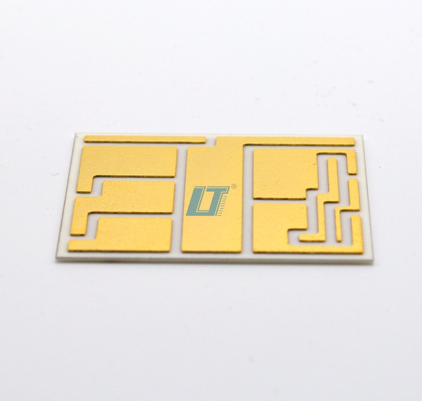 Substrate céramique Substrate métallique isolé céramique d'une épaisseur de PCB de 1,6 mm Idéal pour les appareils électroniques médicaux