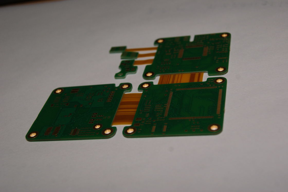 Plaque de circuit imprimé rigide flexible à quatre couches SMD BGA DIP Composants 1-8 Flexibilité