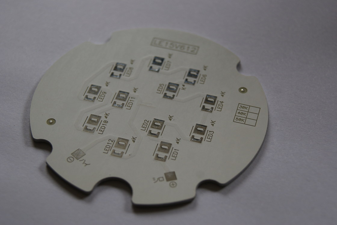 Circuit imprimé IMS à finition de surface OSP de haute qualité avec une excellente résistance à la traction et une épaisseur de PCB de 0,6 à 6,0 mm