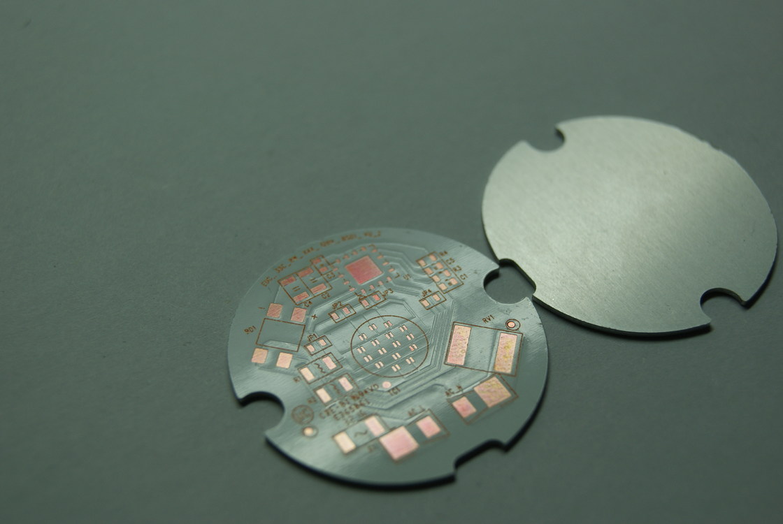 PCB métallique Ventec à 2-16 couches avec masque de soudure vert pour la performance