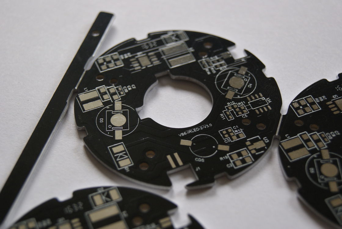 Voltage IMS PCB Board 3KV Résister à la finition de surface personnalisée 0,6-6,0MM
