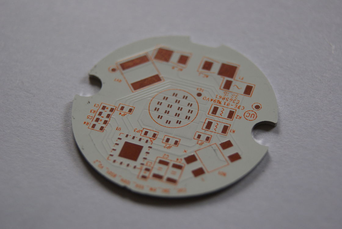 Conception de la plaque de base de PCB à écran de soie IMS Conductivité thermique Clients requis Couleur du masque de soudure