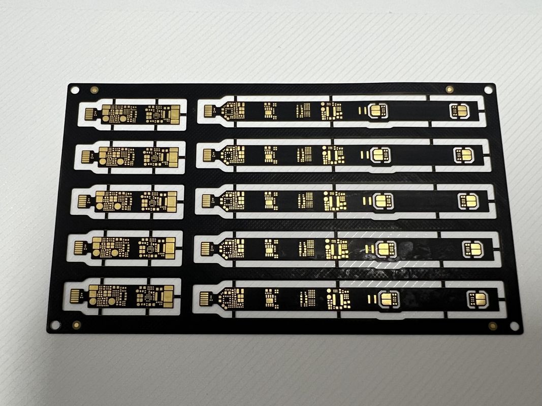 Densité locale Sanforisé assemblage de PCB rigide flexible 4 couche 0.1mm Trace avec des composants SMD BGA