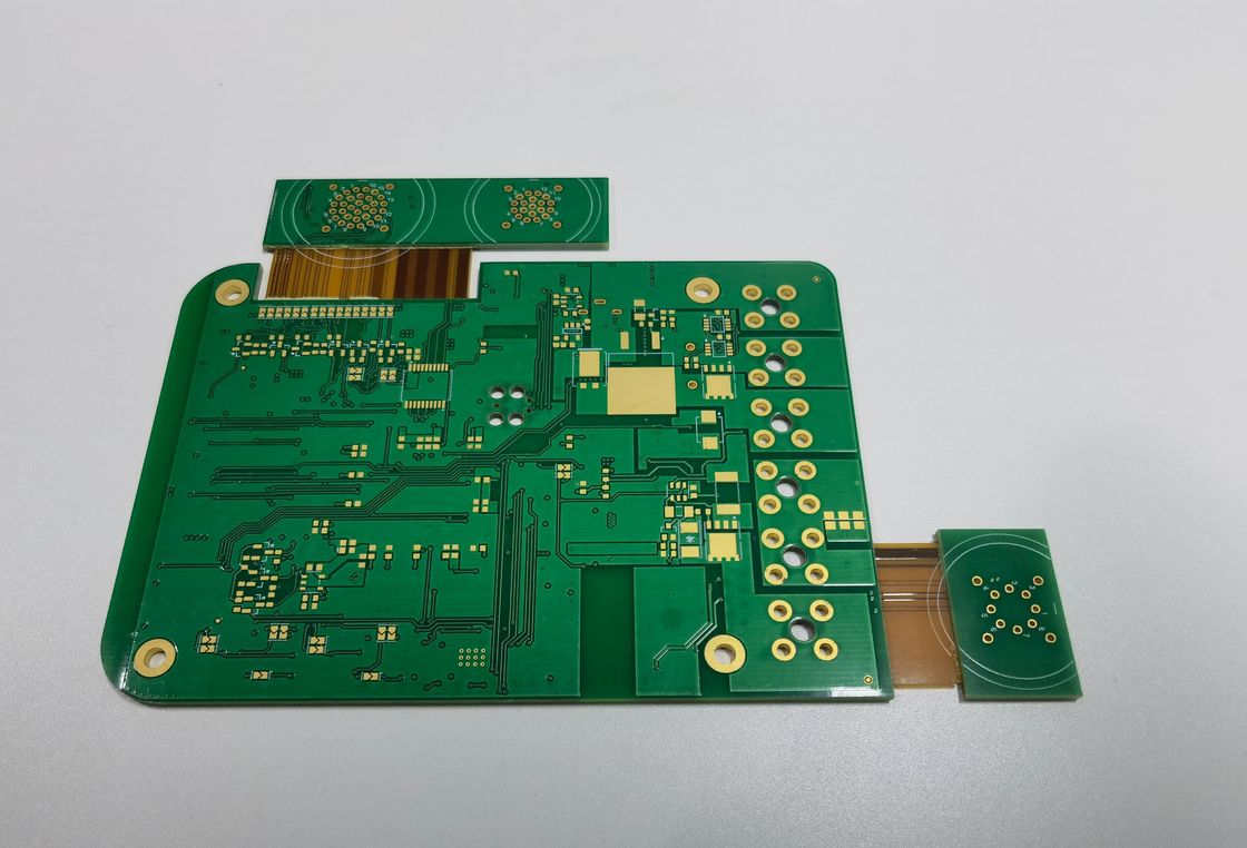 Assemblage de circuits imprimés rigides et flexibles pliables pour produits électroniques