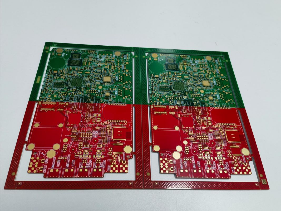 Une carte PCB multicouche avancée 4 couleurs de masque de soudure dans une seule carte PCB