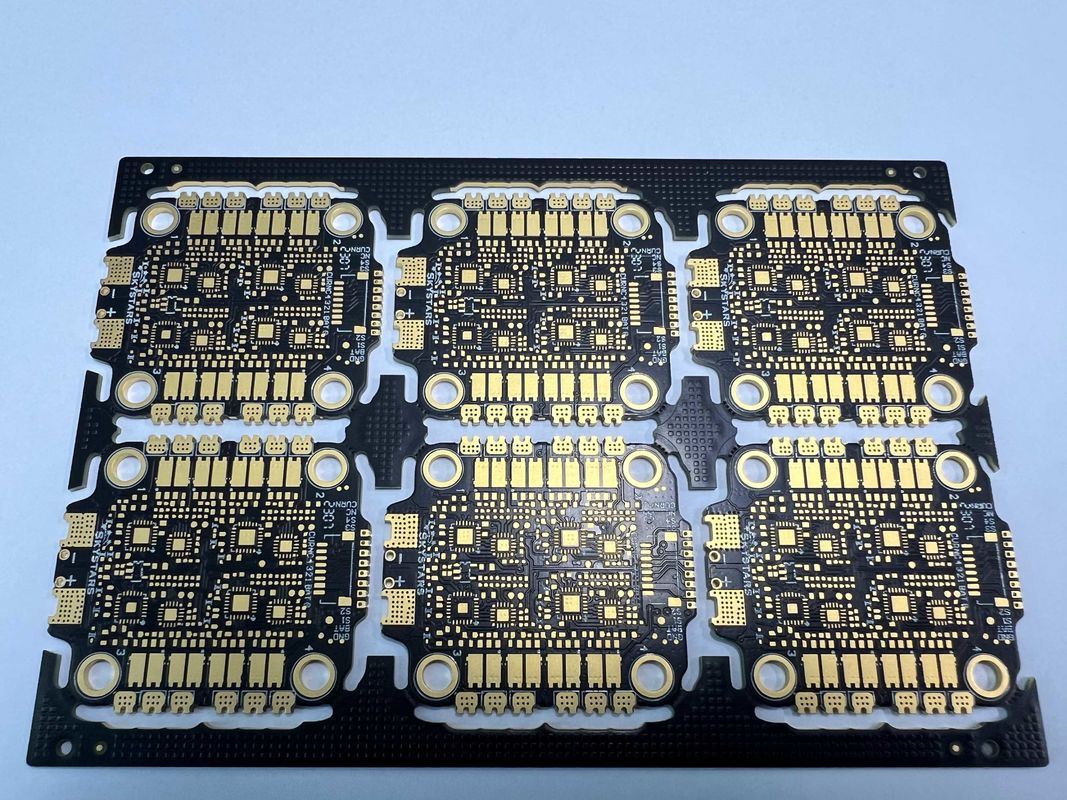 Des circuits imprimés HDI personnalisables avec une taille minimale de trou de 0,15 mm et une épaisseur de 0,4-3,2 mm