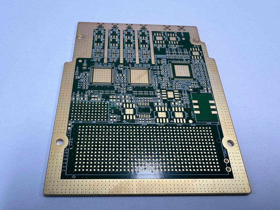 La production de cartes de circuits imprimés simplifiée avec une carte PCB multicouche et une impédance multiclasse