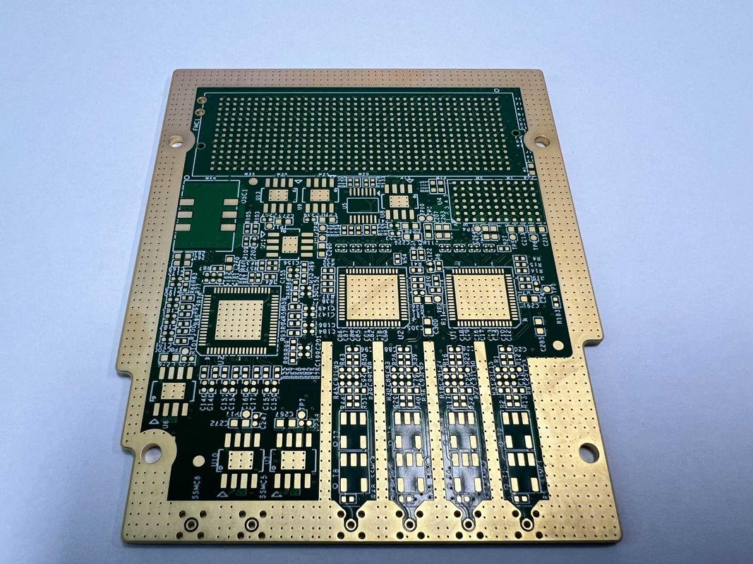 6-32L planche couche HDI planche PCB Fabriqué à partir de FR4 IT180 matière première et 0.1mm taille du trou de forage au laser pour les applications
