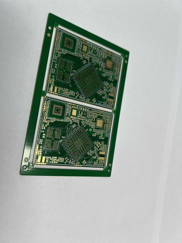 Panneau de circuits imprimés multicouches 4-32 couches et 0,2 mm min. Taille du trou pour les conceptions avancées