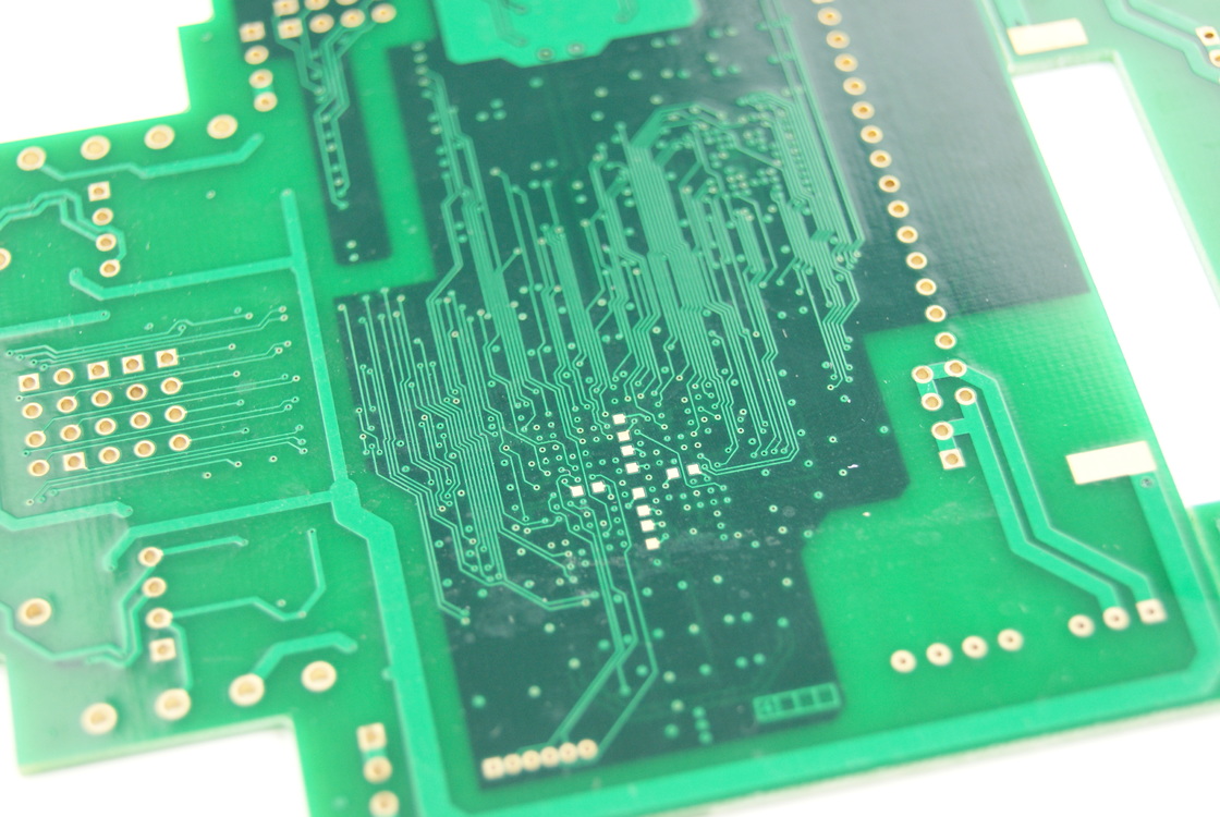 IPC-A-610 D Planche PCB multicouche standard avec assemblage à travers trou et technologie de montage de surface