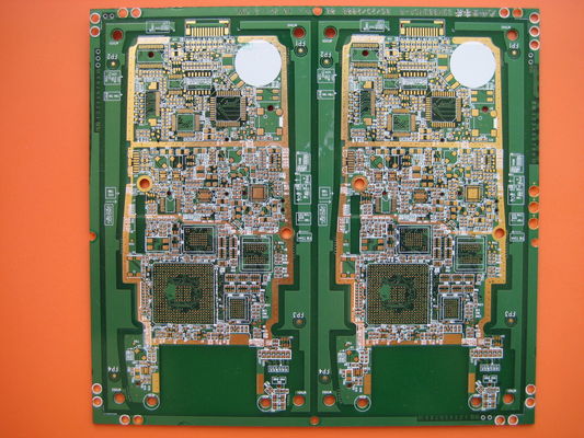 La carte de circuit imprimé HDI ultra-dense avec 0,15 mm largeur minimale de trou de ligne distance de ligne 2 Mil goldfinger 150U